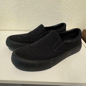 No Boundaries Black Slip-On sneakers  with Elastic Panels